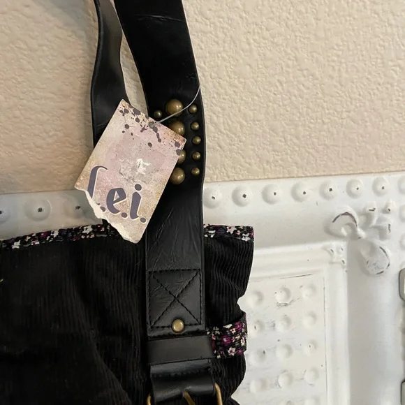 Vintage NWT l.e.i. Black Corduroy & Floral Shoulder Bag with Studded Straps - Picture 2 of 8